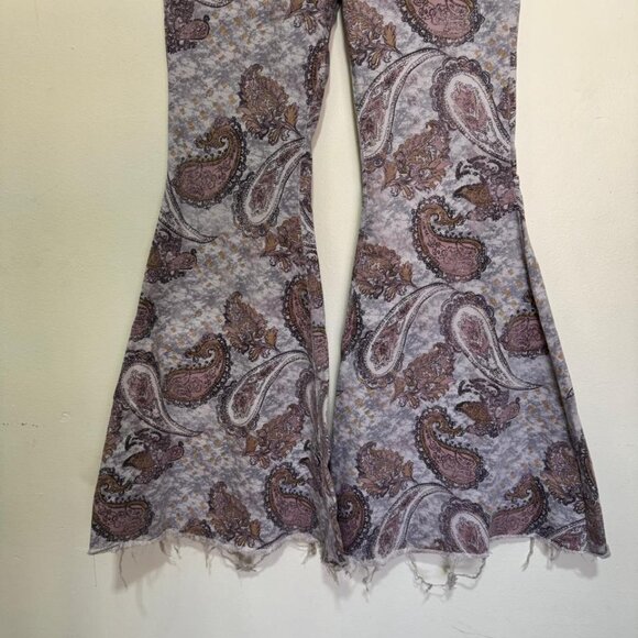 We The Free - Just Float On Flare Pants in Paisley Print Size 30 - Picture 7 of 15